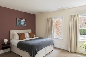 Premium bedding, in-room safe, desk, laptop workspace - SACO Reading - Castle Crescent (Reading)