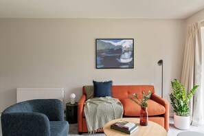 Huoneisto, 2 makuuhuonetta | Oleskelualue | Taulutelevisio