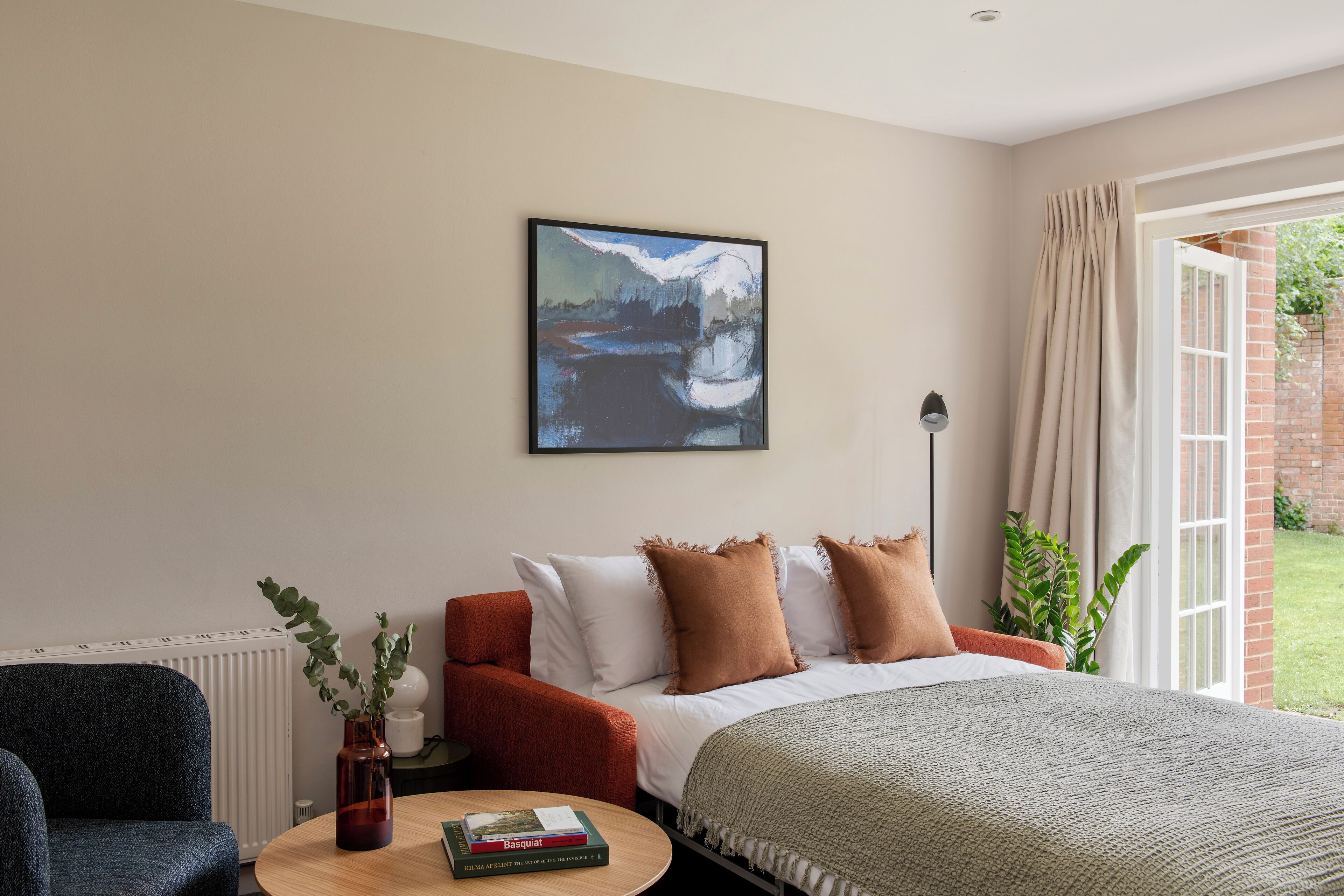 Premium bedding, in-room safe, desk, laptop workspace