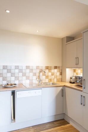 Leilighet, 1 soverom | Eget kjøkken | Kjøleskap, mikrobølgeovn, ovn og kokeplater