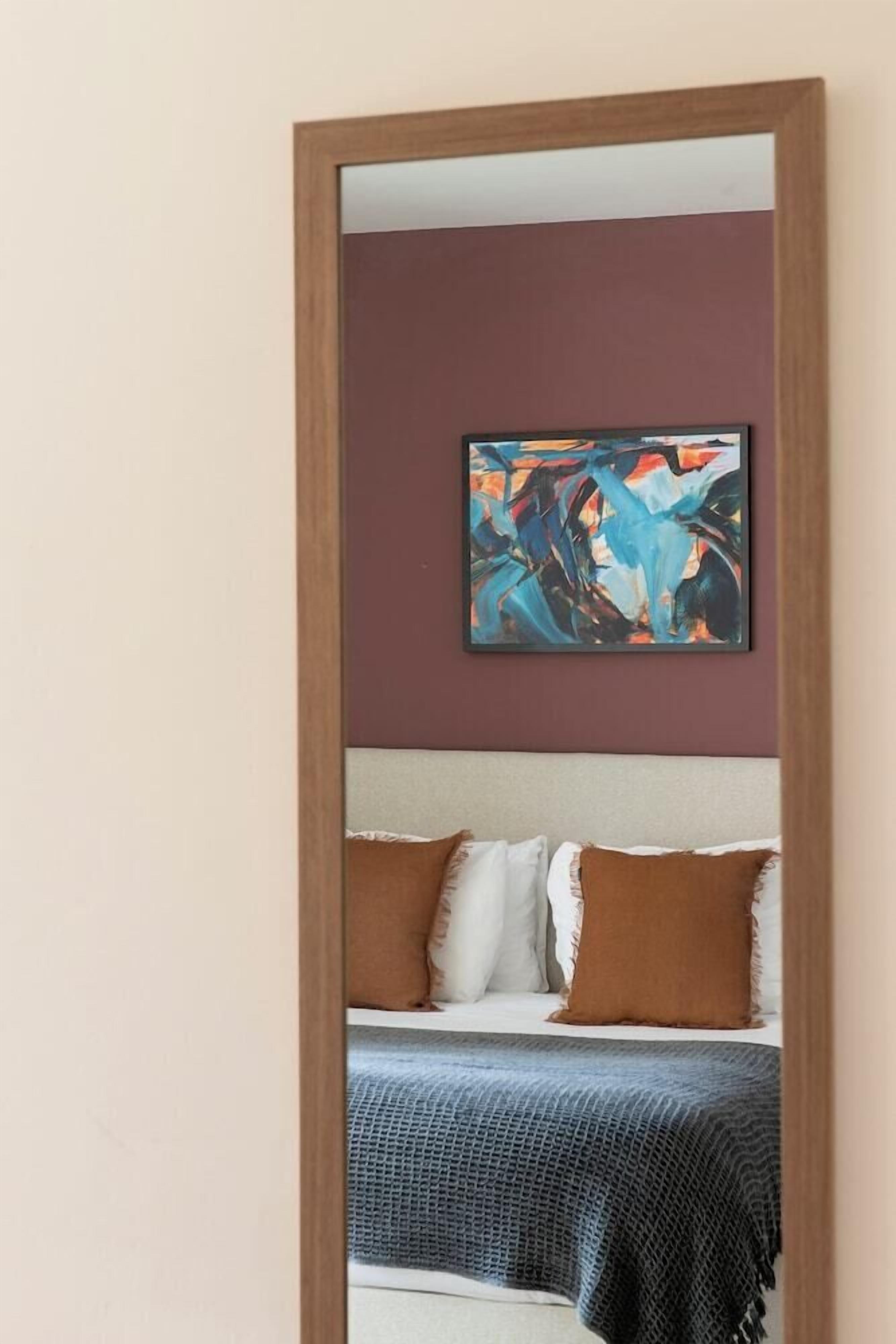 Premium bedding, in-room safe, desk, laptop workspace