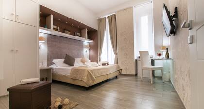 Elenoire Rooms & Suite