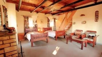 Chalet estándar | Edredón, decoración personalizada, muebles diferentes y camas extra