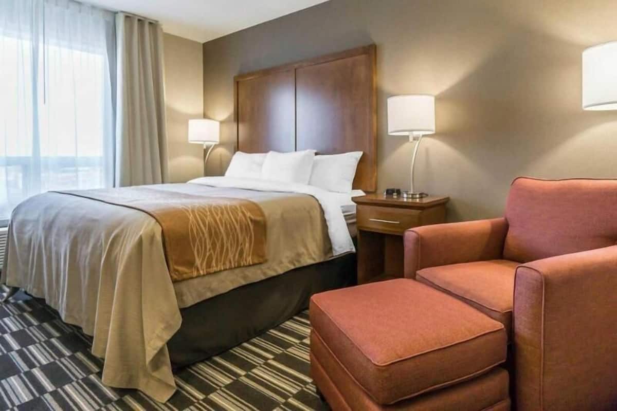 Premium bedding, pillowtop beds, desk, iron/ironing board