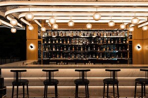 Serves dinner and brunch - Hilton Zhoushan (Zhoushan)