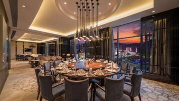 3 Restaurants; Frühstück, Mittagessen und Abendessen werden serviert