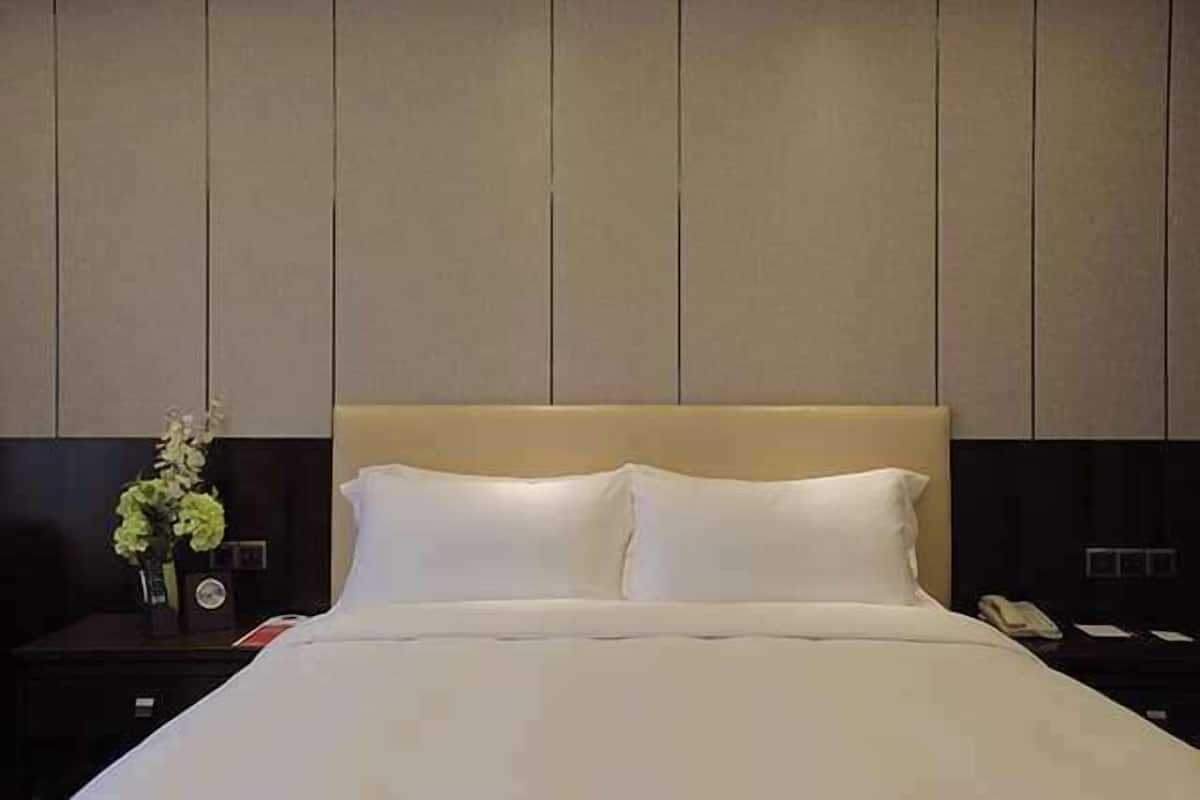 Minibar, in-room safe, desk, soundproofing