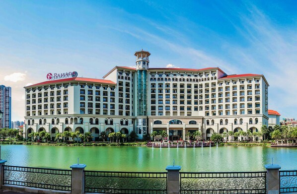 Porch - Ramada Huizhou South (Huizhou)