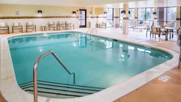 Indendørs pool