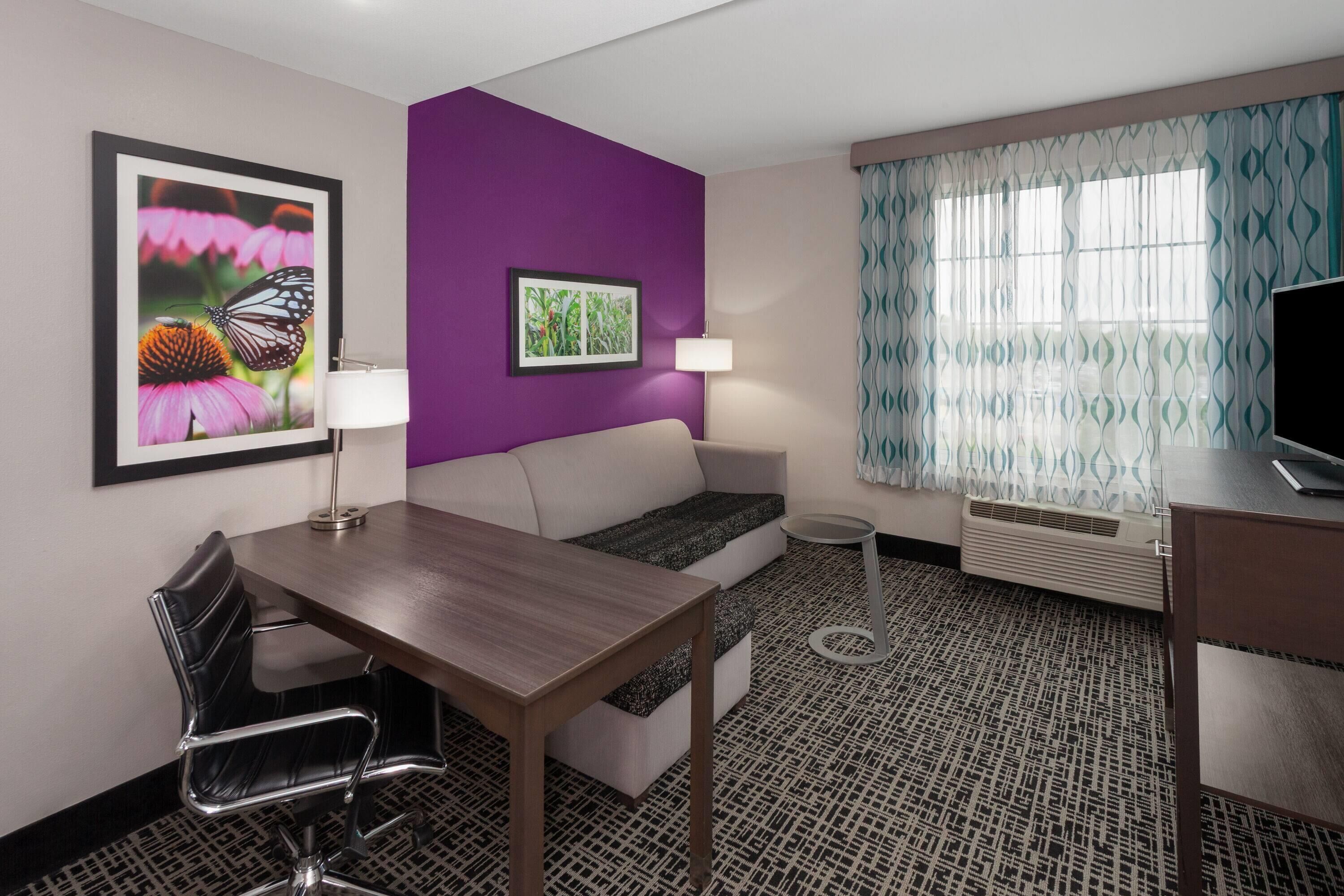Deluxe Studio Suite, 1 King Bed, Non Smoking (Executive) | Desk, laptop workspace, iron/ironing board, cribs/infant beds