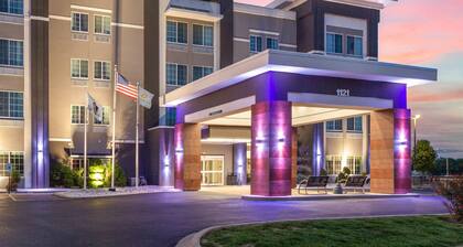 La Quinta Inn & Suites by Wyndham Springfield IL