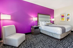 Room, 1 King Bed, Accessible, Non Smoking (Mobility) | Desk, laptop workspace, iron/ironing board, cribs/infant beds - La Quinta Inn & Suites by Wyndham Springfield IL (Springfield)