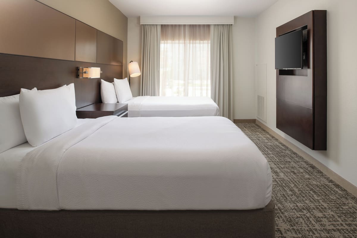 1 bedroom, desk, laptop workspace, blackout drapes