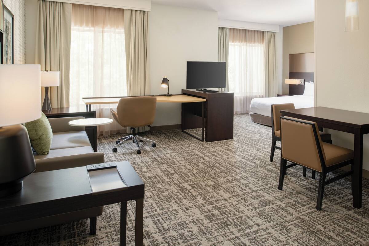 Studio, 1 King Bed with Sofa bed, Non Smoking (Mobility/Hearing Access, Roll-in Shwr) | 1 bedroom, desk, laptop workspace, blackout drapes