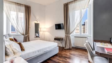 Habitación Deluxe doble, 1 cama doble, vistas a la ciudad | Ropa de cama de alta calidad, minibar, caja fuerte