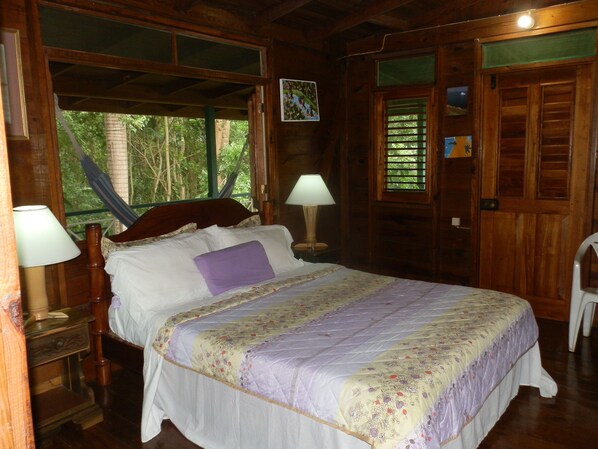 Standaard villa, 2 slaapkamers | 2 slaapkamers, een bureau