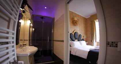 Pope's Suites