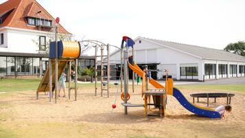 Children’s play area – outdoor