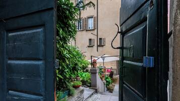 Majoituspaikan sisäänkäynti