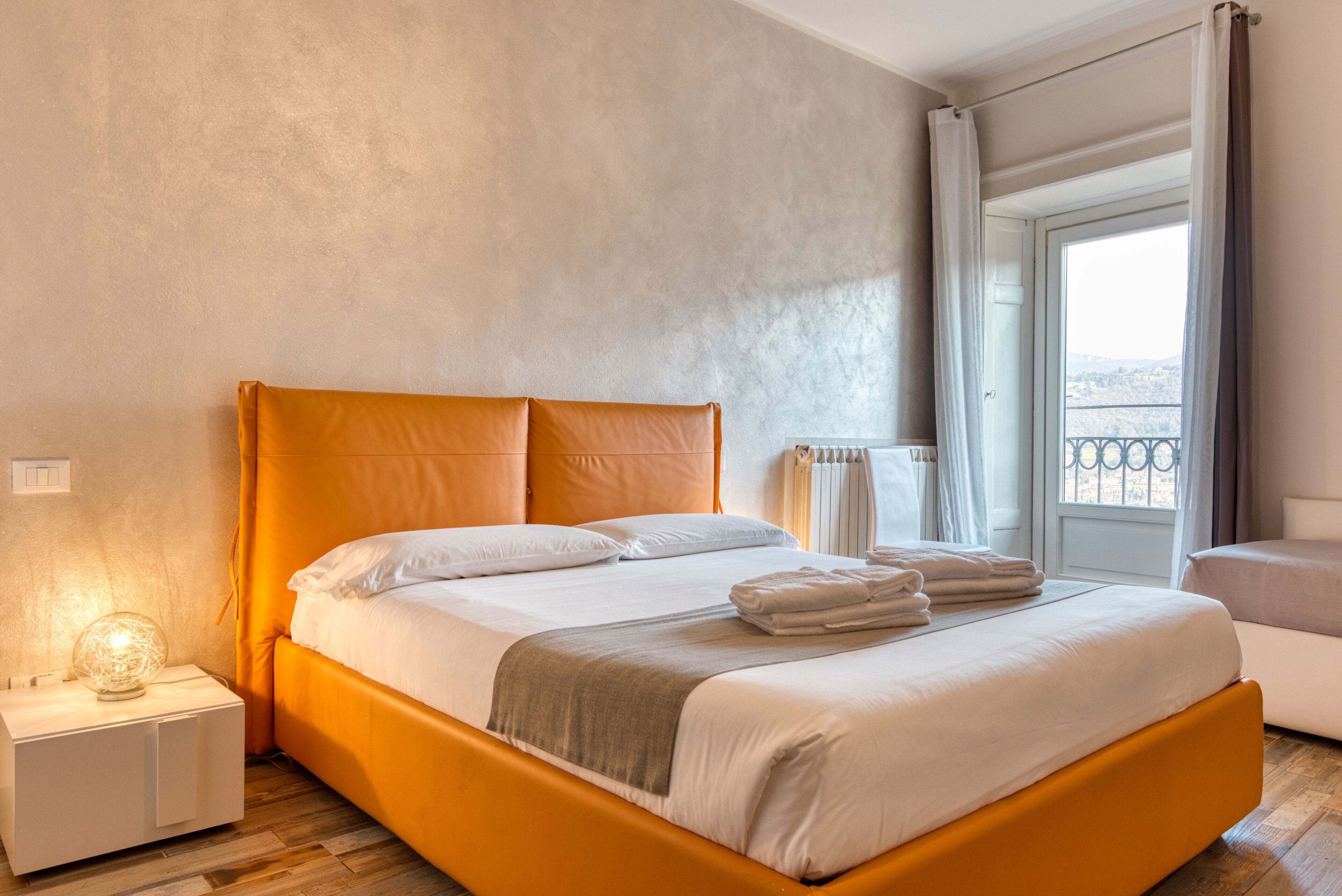 Comfort-Doppelzimmer, eigenes Bad | Allergikerbettwaren, Daunenbettdecken, Betten mit Memory-Foam-Matratzen