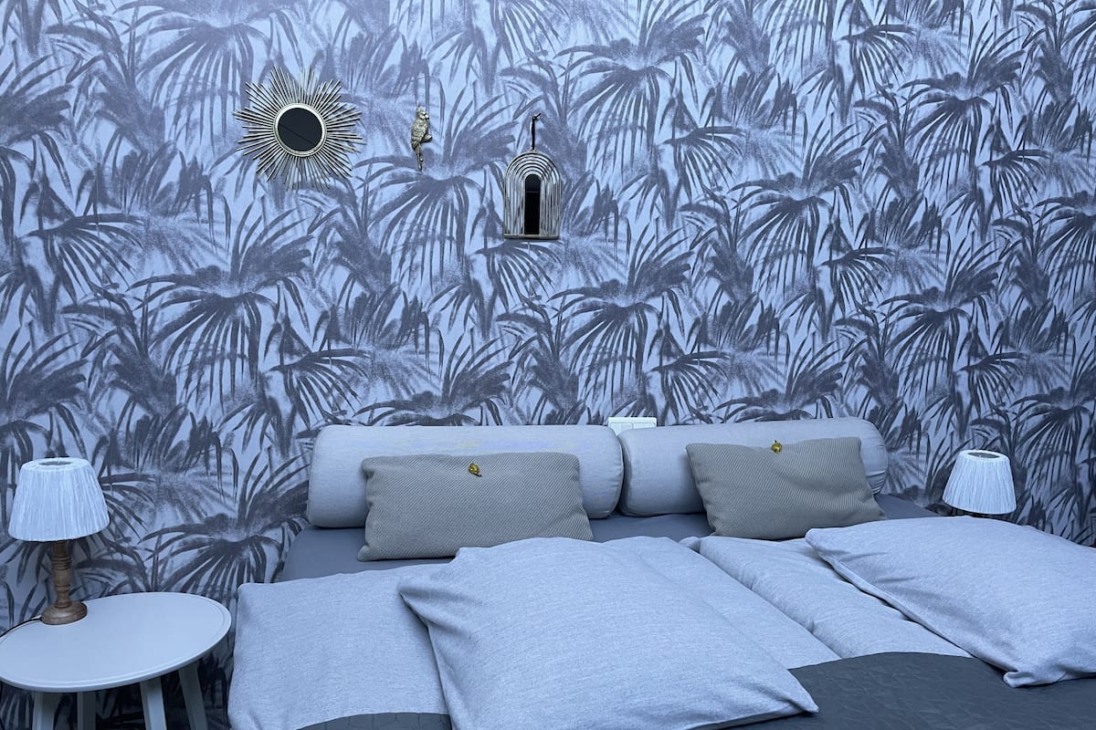Suite Luxury, 1 camera da letto | Una scrivania, Wi-Fi gratuito, lenzuola