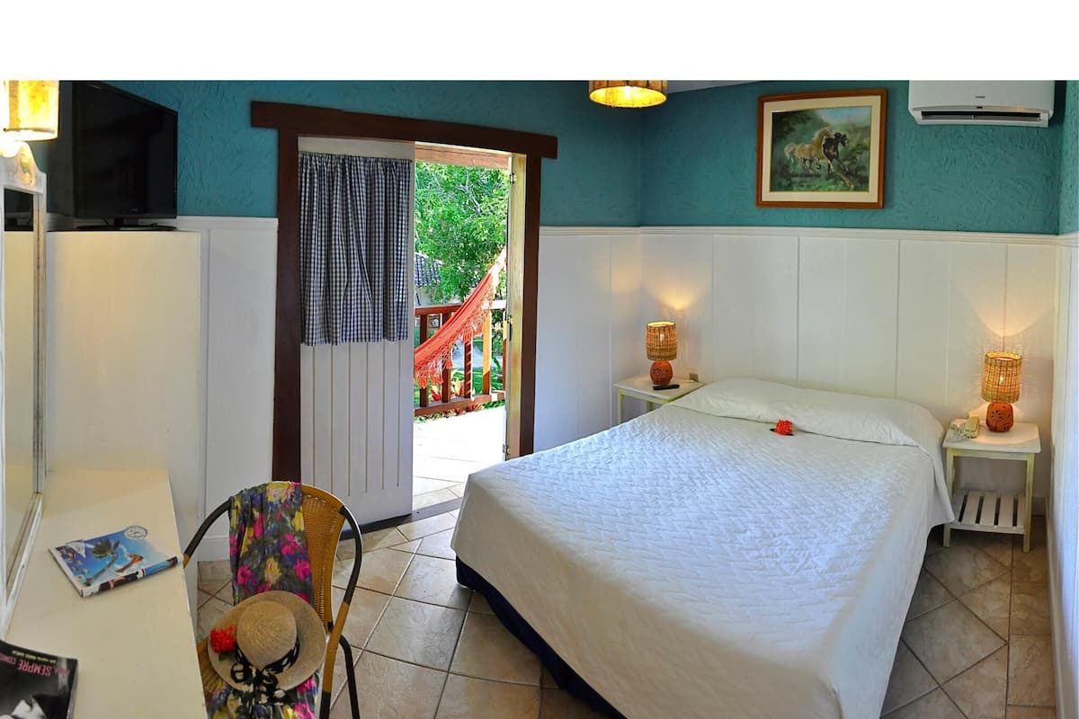 Minibar, coffres-forts dans les chambres, Wi-Fi gratuit, draps fournis