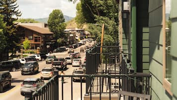 Broadway Superior King | Balcony view