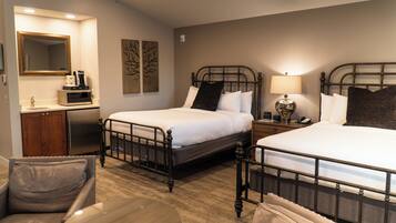 Lupine Meadows Suite | Premium bedding, in-room safe, blackout curtains, bed sheets