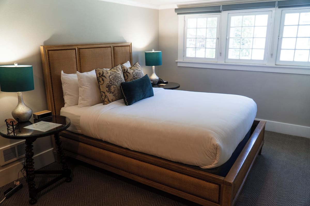 Gros Ventre Room | Premium bedding, in-room safe, blackout drapes, bed sheets