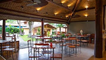 Desayuno buffet incluido todos los días