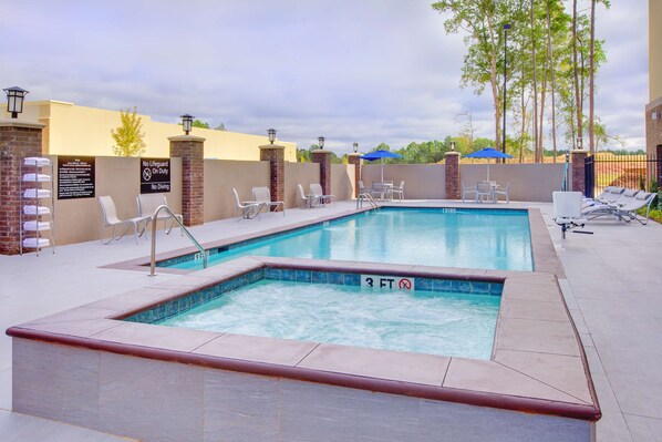 Seasonal outdoor pool