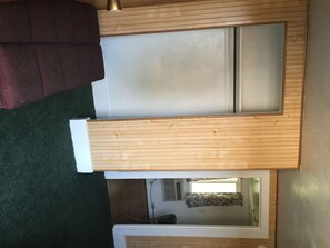 Living area - Elko Motel (Elko)