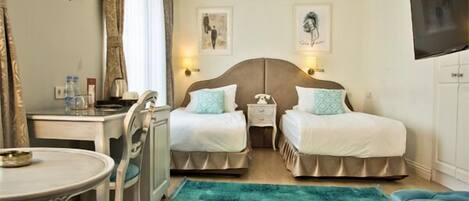 Suite | In-room safe, desk, soundproofing, free cribs/infant beds