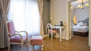 Suite | Living area