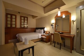 Standard-Doppelzimmer | Schreibtisch, schallisolierte Zimmer, Bügeleisen/Bügelbrett