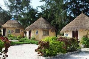 Escriptori, cortines opaques, bressols gratuïts i llits addicionals