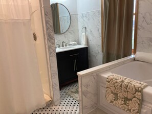 Cottage Confort, 2 chambres, vue jardin, côté jardin | Salle de bain