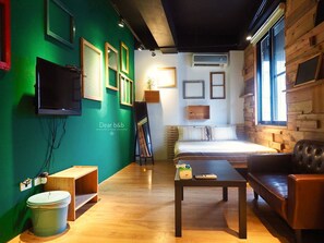 Gallery Double Room, 1 Double Bed - ReWood Guesthouse (Tainan)