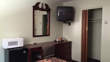 Chambre, 1 grand lit | Bureau, Wi-Fi gratuit, draps fournis