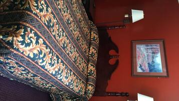 Chambre, 1 grand lit | Bureau, Wi-Fi gratuit, draps fournis