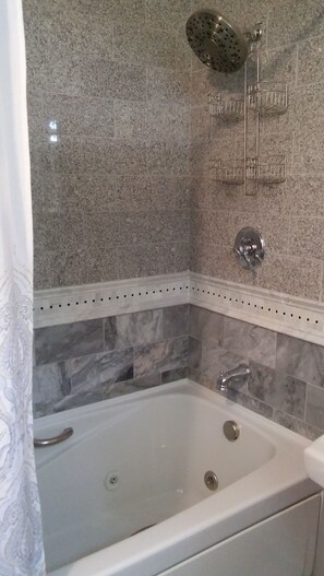 Room, 1 Queen Bed (Porch Access) | Bathroom shower - 1895 Washington Hotel (Paducah)
