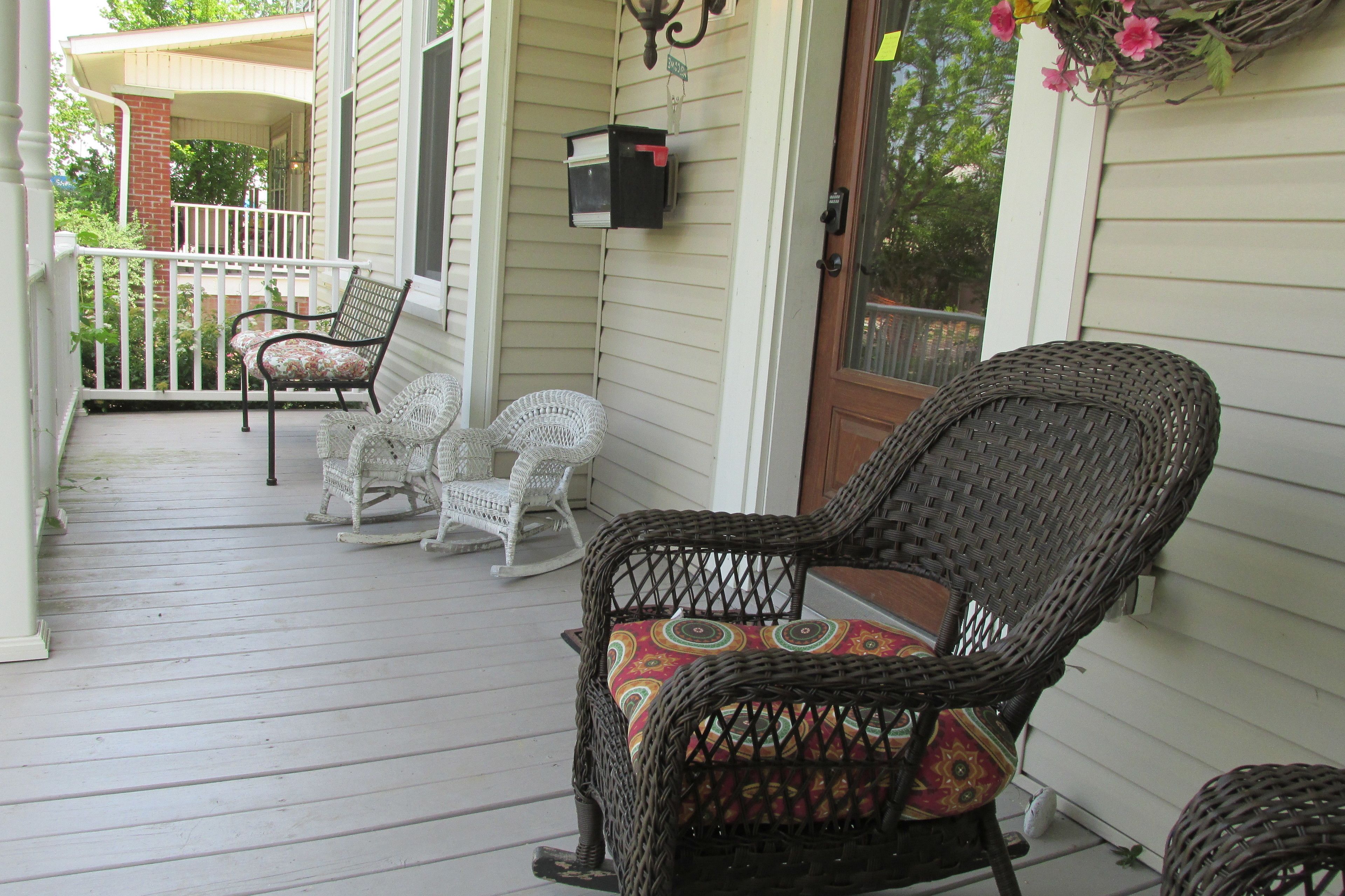 Luxury Room (Queen and 2 Twin Beds) | Terrace/patio