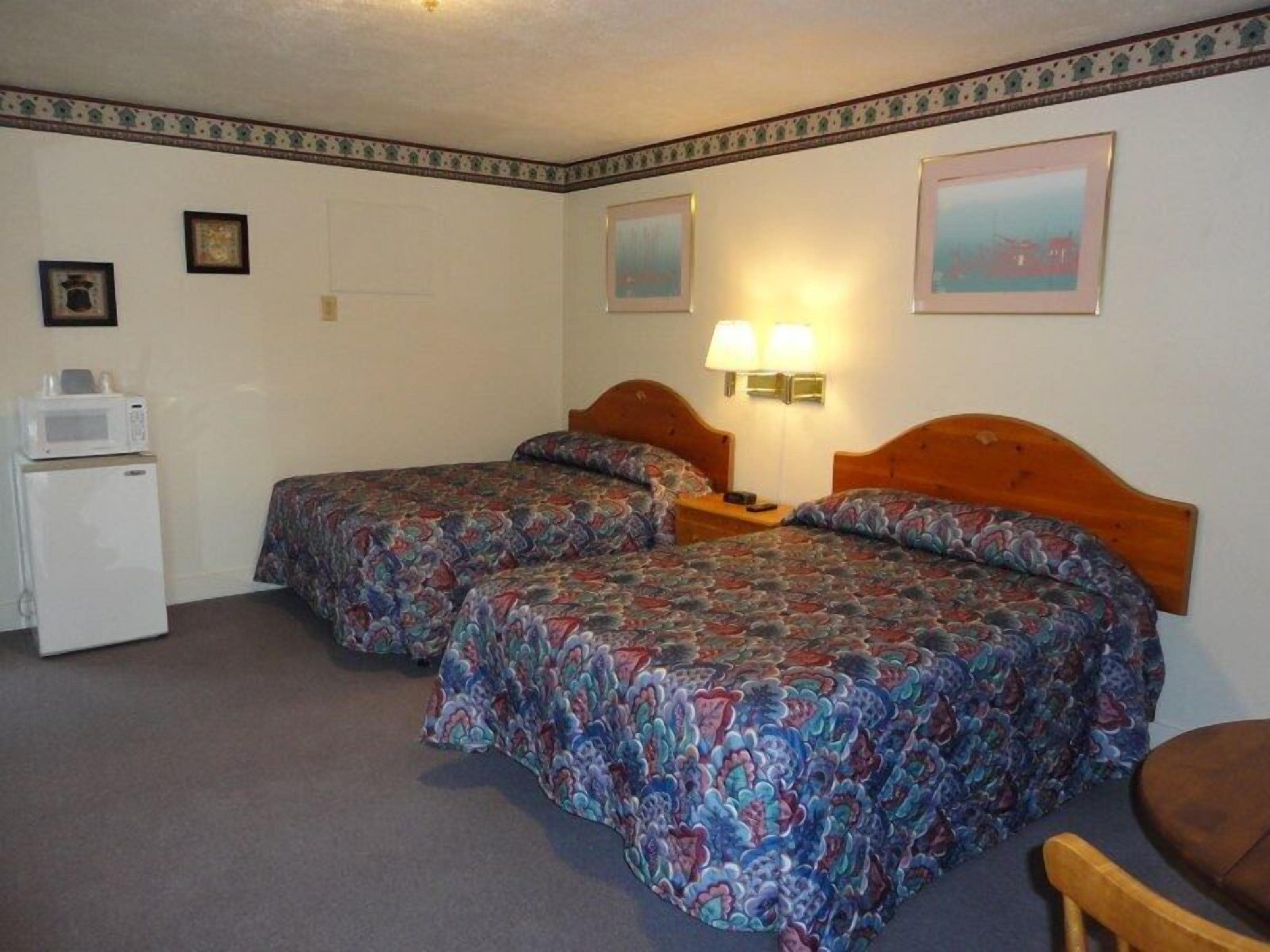 Rollaway beds, free WiFi, bed sheets