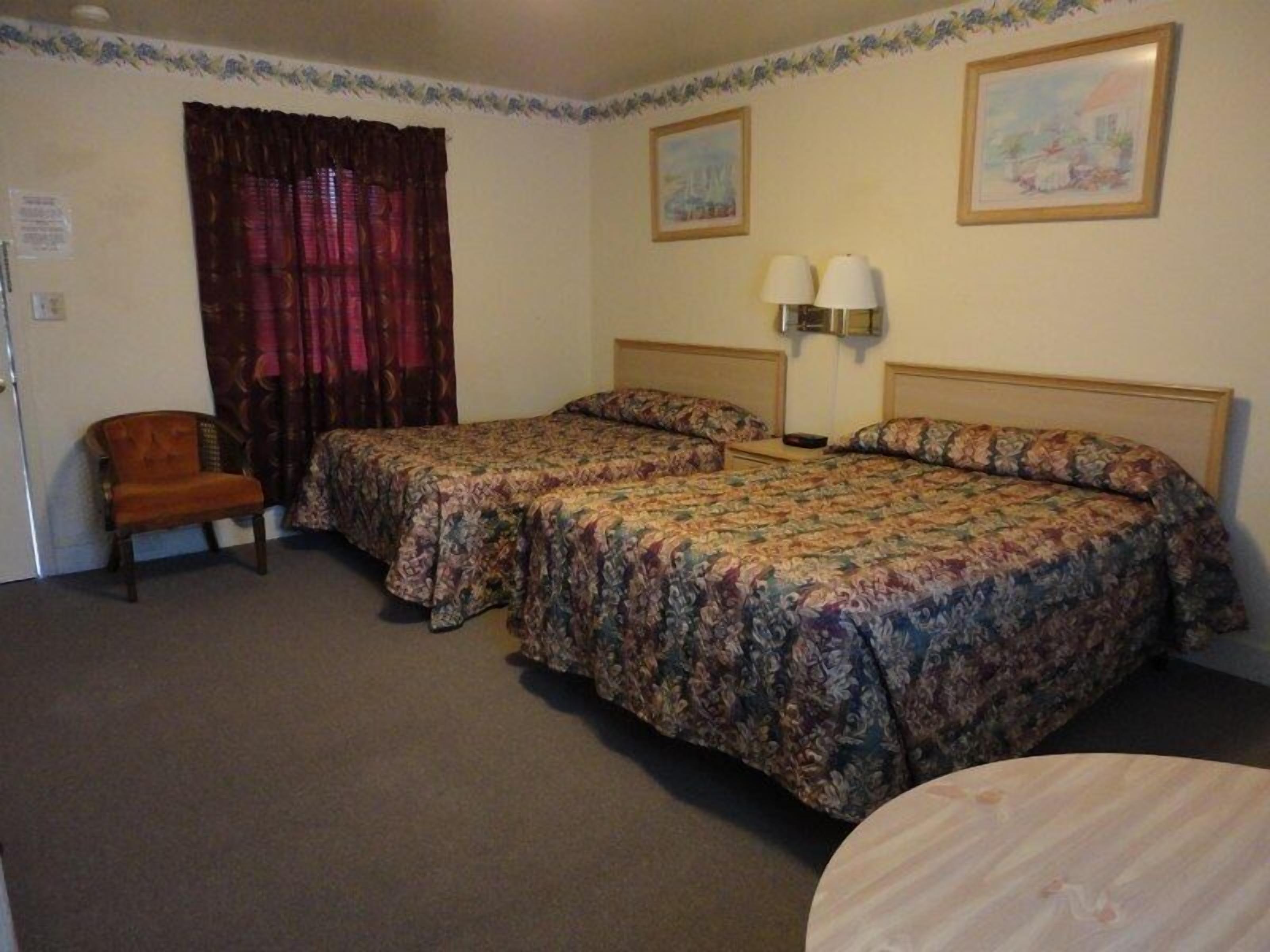 Rollaway beds, free WiFi, bed sheets