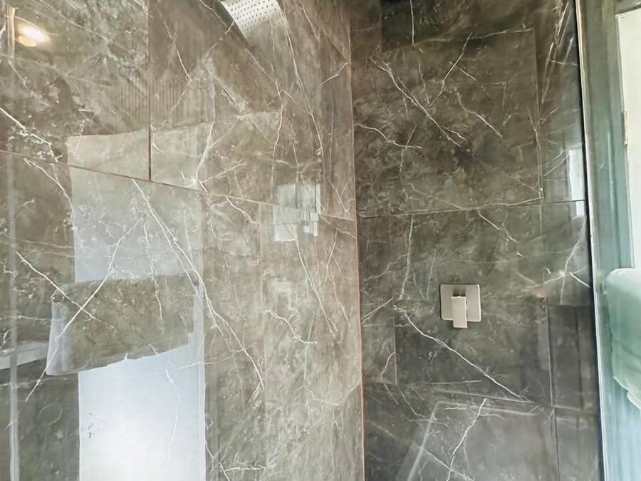 Room, 2 Double Beds | Bathroom | Combined shower/tub, free toiletries, hair dryer
