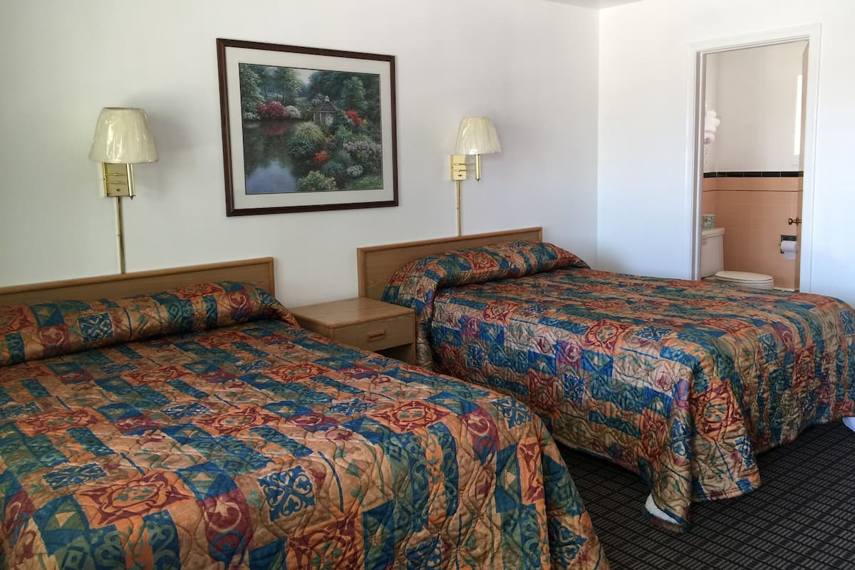 Room, 2 Double Beds, Non Smoking | Desk, WiFi (free)