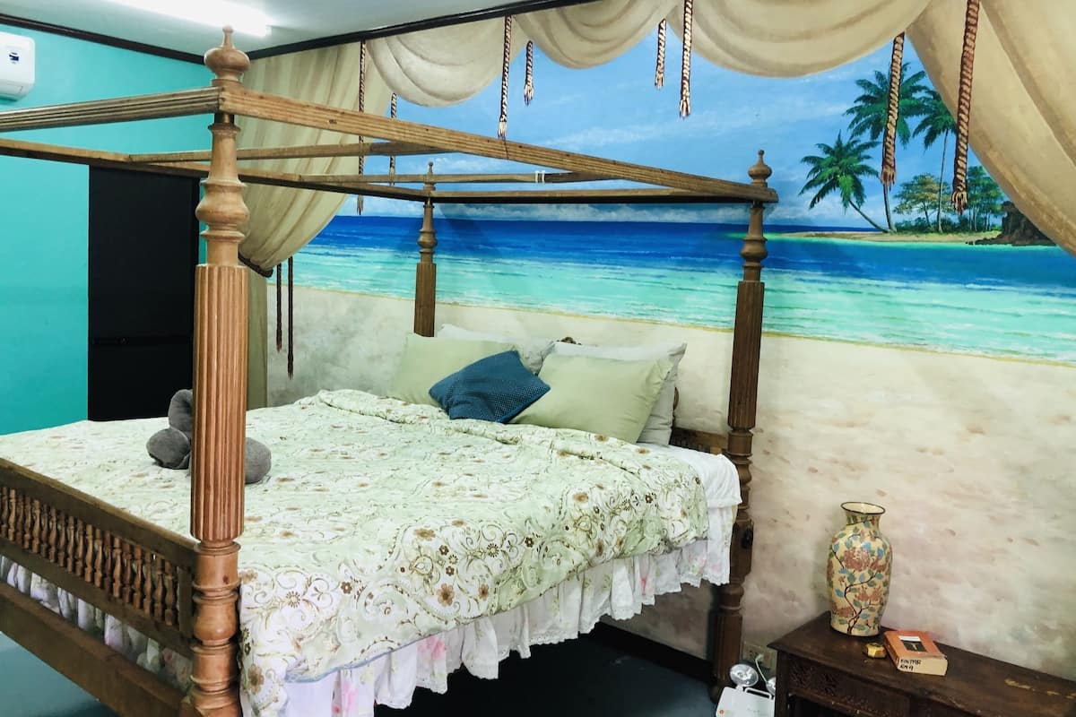 Superior kamer, niet-roken, uitzicht op zee | Een kluis op de kamer, babybedden, extra bedden, beddengoed