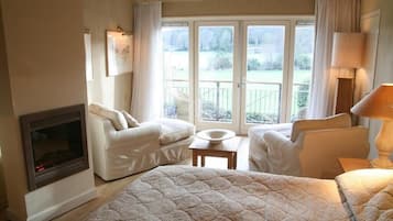 Luxury Suite, Garden View | 1 bedroom, premium bedding, in-room safe, desk