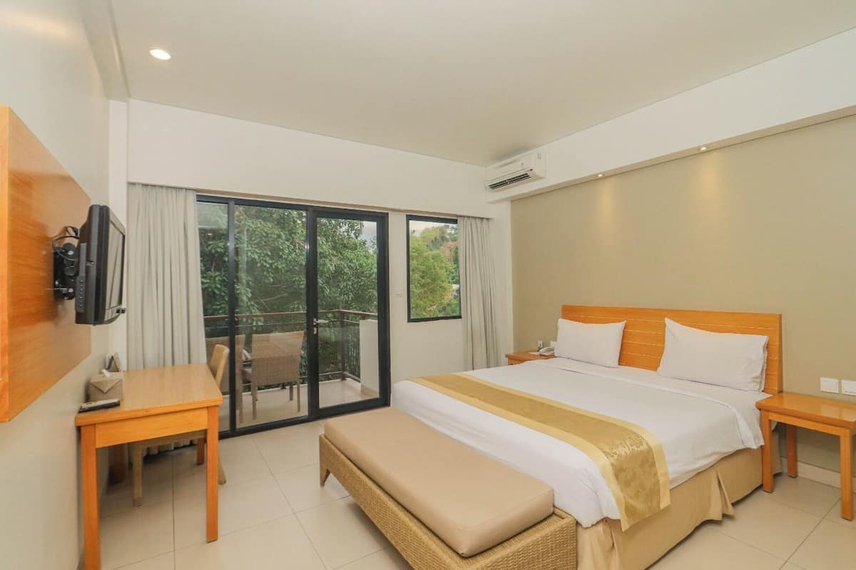 Superior Double or Twin Room, Hill View | In-room safe, desk, laptop workspace, free WiFi