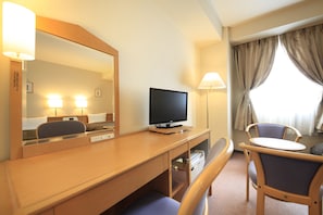 Zweibettzimmer, Nichtraucher | Schreibtisch, kostenloses WLAN, Bettwäsche